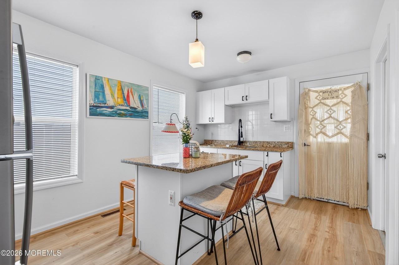 191 3rd Ave #1 - Photo 5 of 8