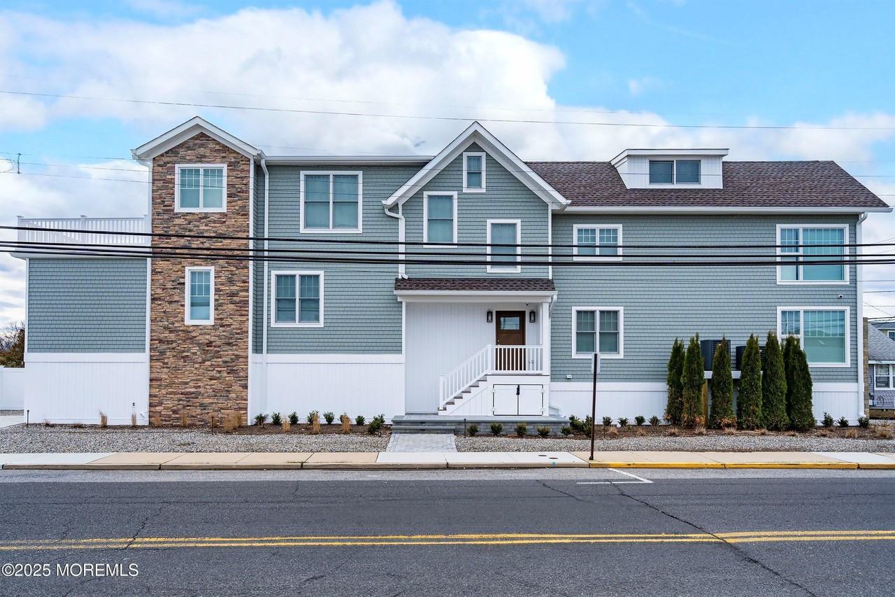 543 Brielle Rd - Photo 2 of 36