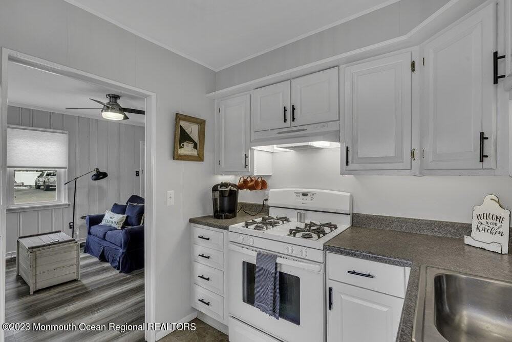 475 Augustus Rd - Photo 6 of 30