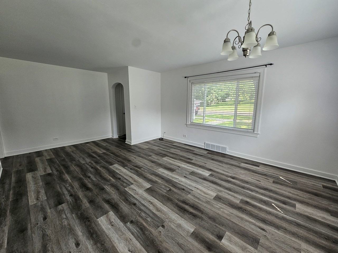 610 Wildwood Ave - Photo 5 of 11