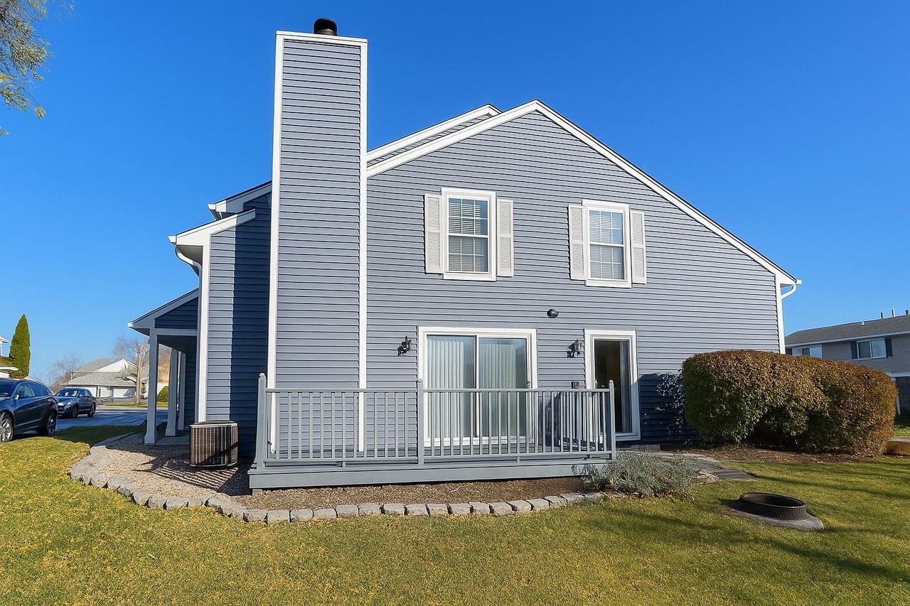 329 Pinto Dr - Photo 3 of 17