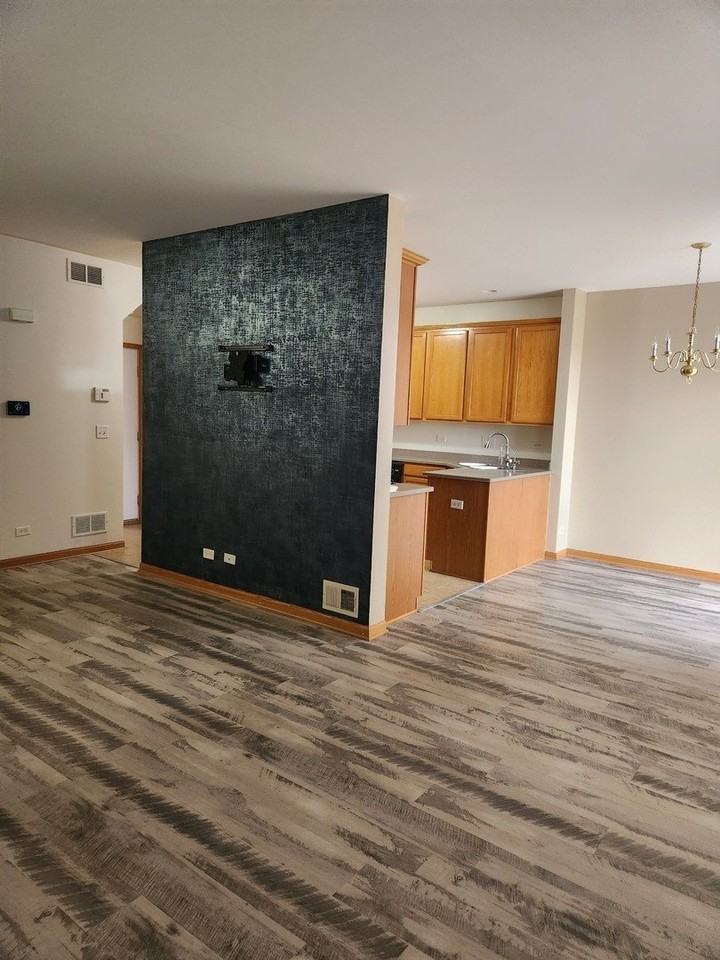 1116 Heron Cir - Photo 3 of 21