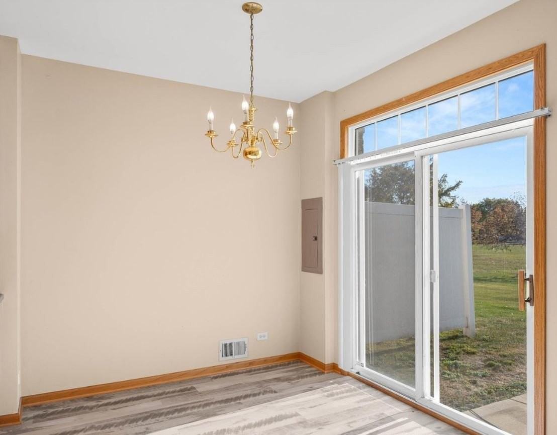 1116 Heron Cir - Photo 4 of 21