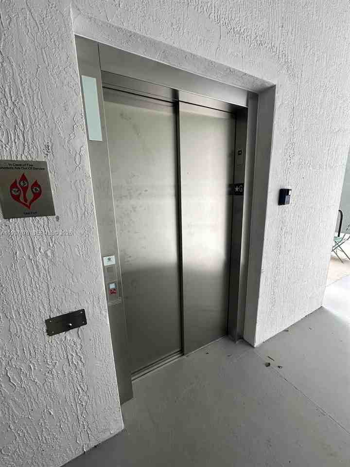 3422 Nw 5th Ave #207 - Photo 4 of 8