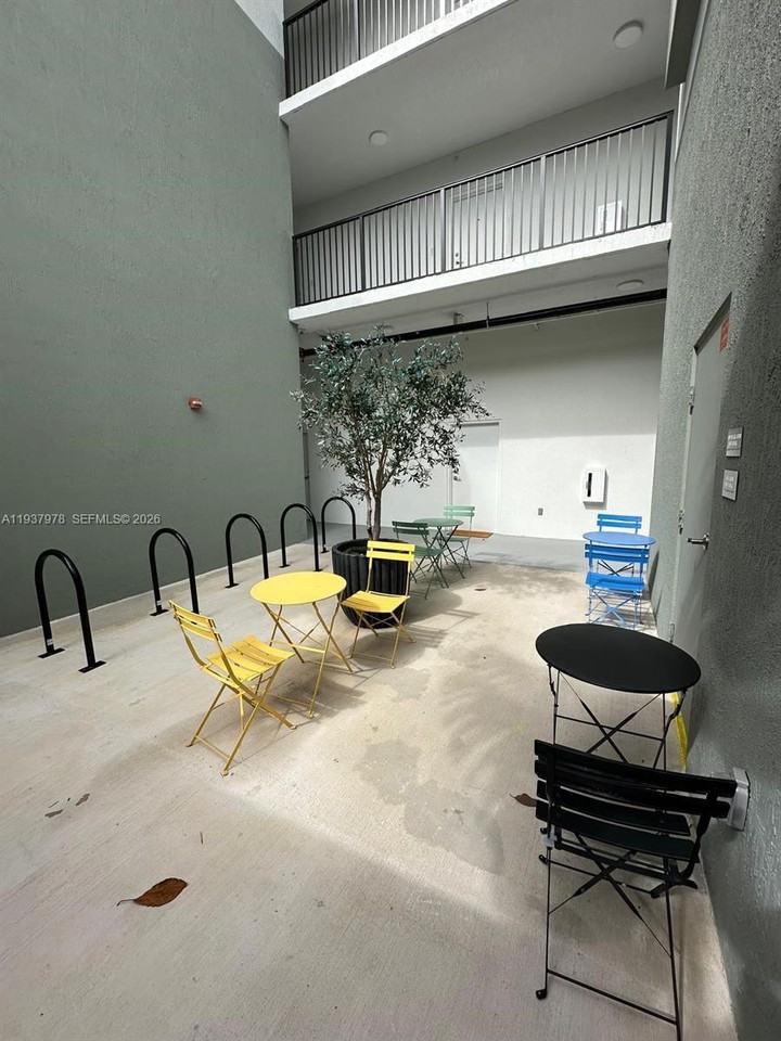 3422 Nw 5th Ave #207 - Photo 7 of 8
