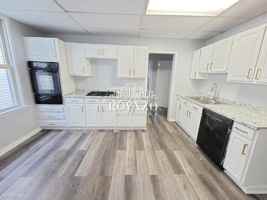 featured image of 40 Aldine St #3