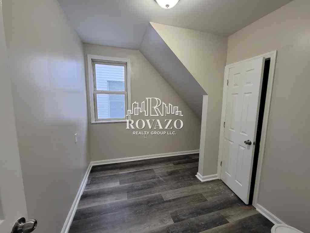 40 Aldine St #3 - Photo 6 of 7