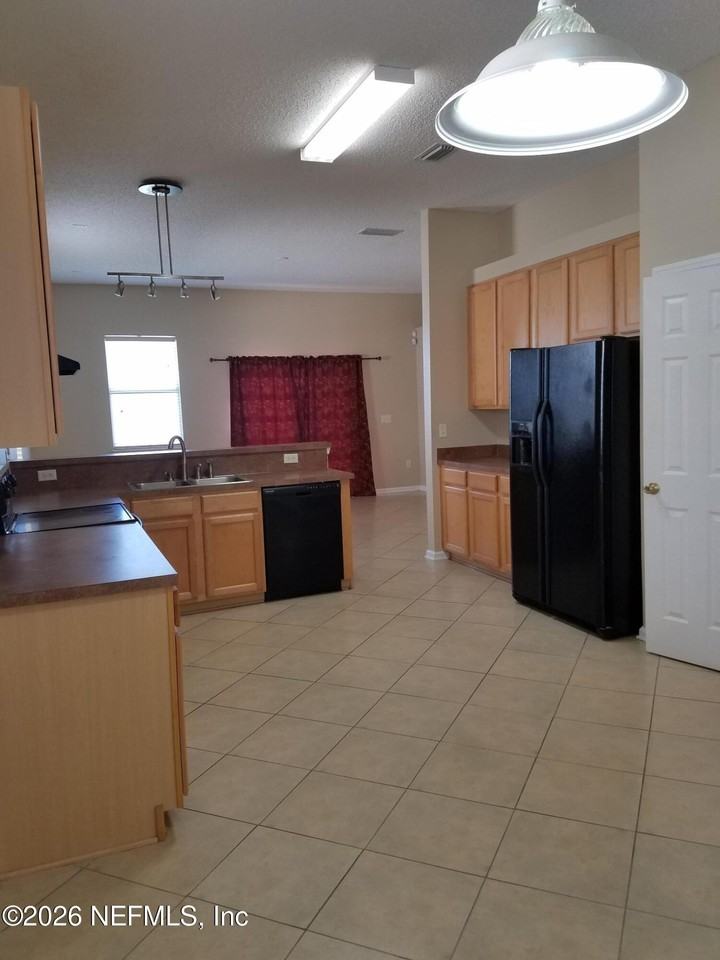 1763 Hawkins Cove Dr E - Photo 6 of 15