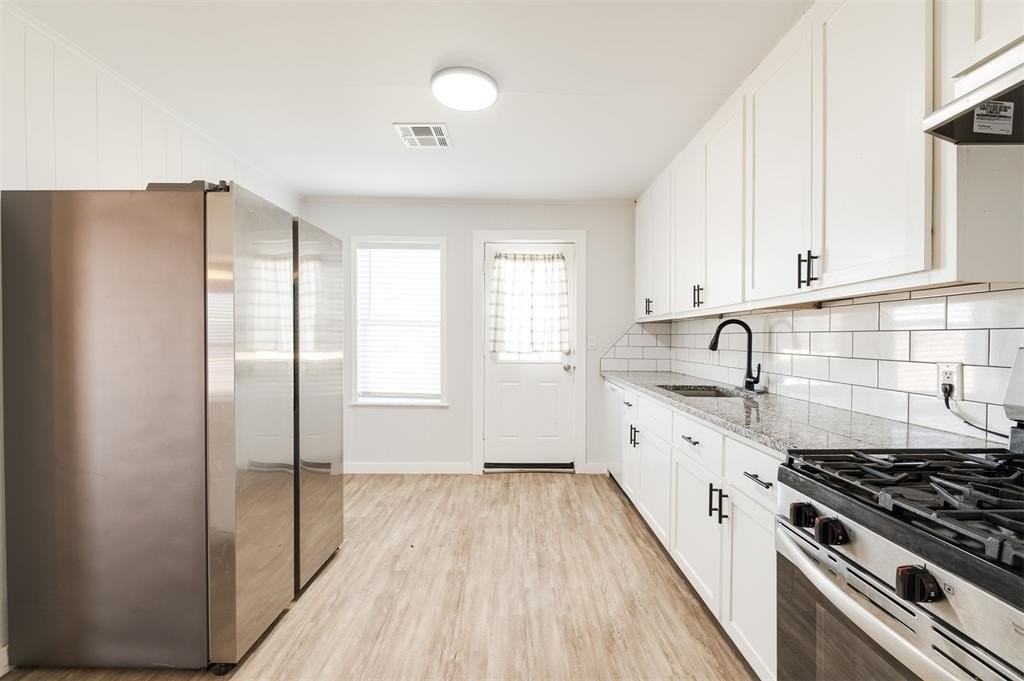 314 W 36th St - Photo 7 of 25