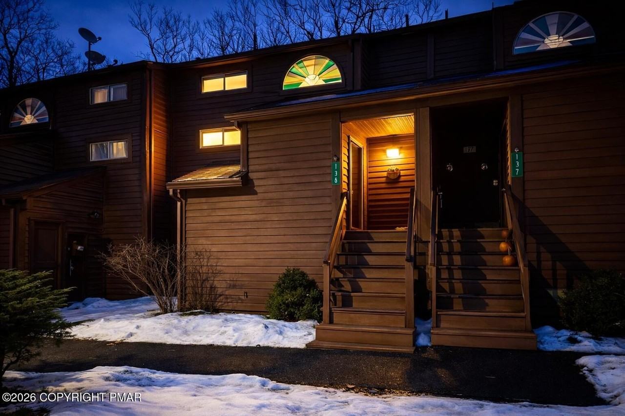 138 English Ct - Photo 2 of 25