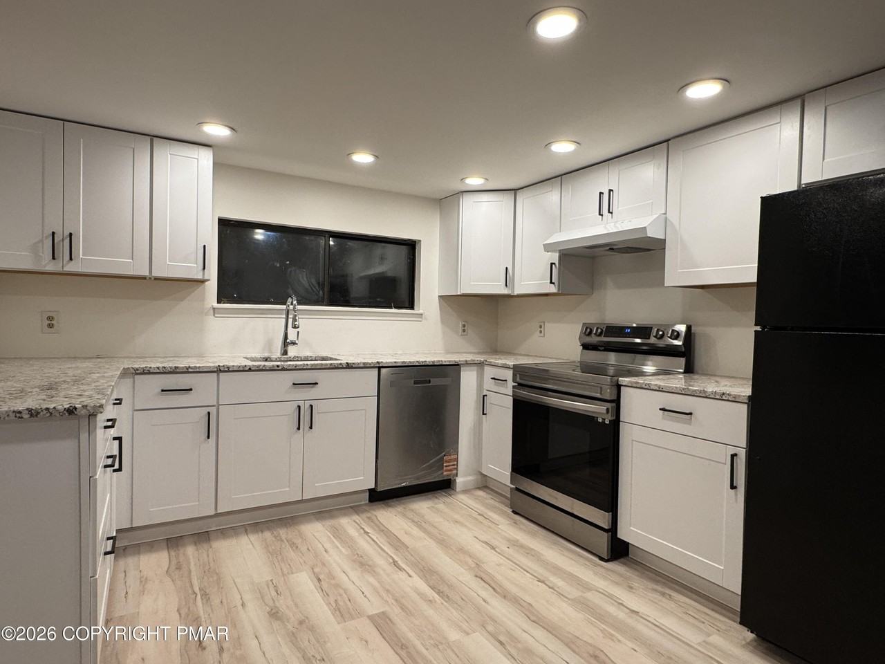 138 English Ct - Photo 7 of 25