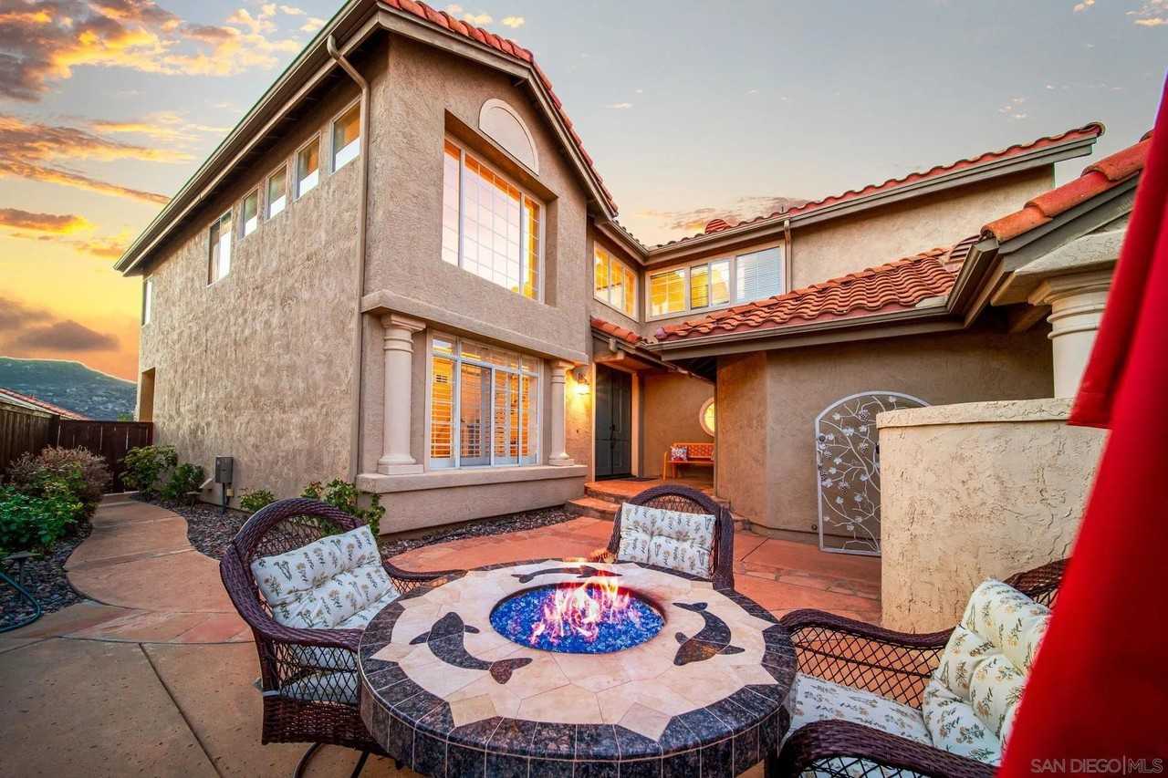 18106 Chieftain Ct - Photo 5 of 50