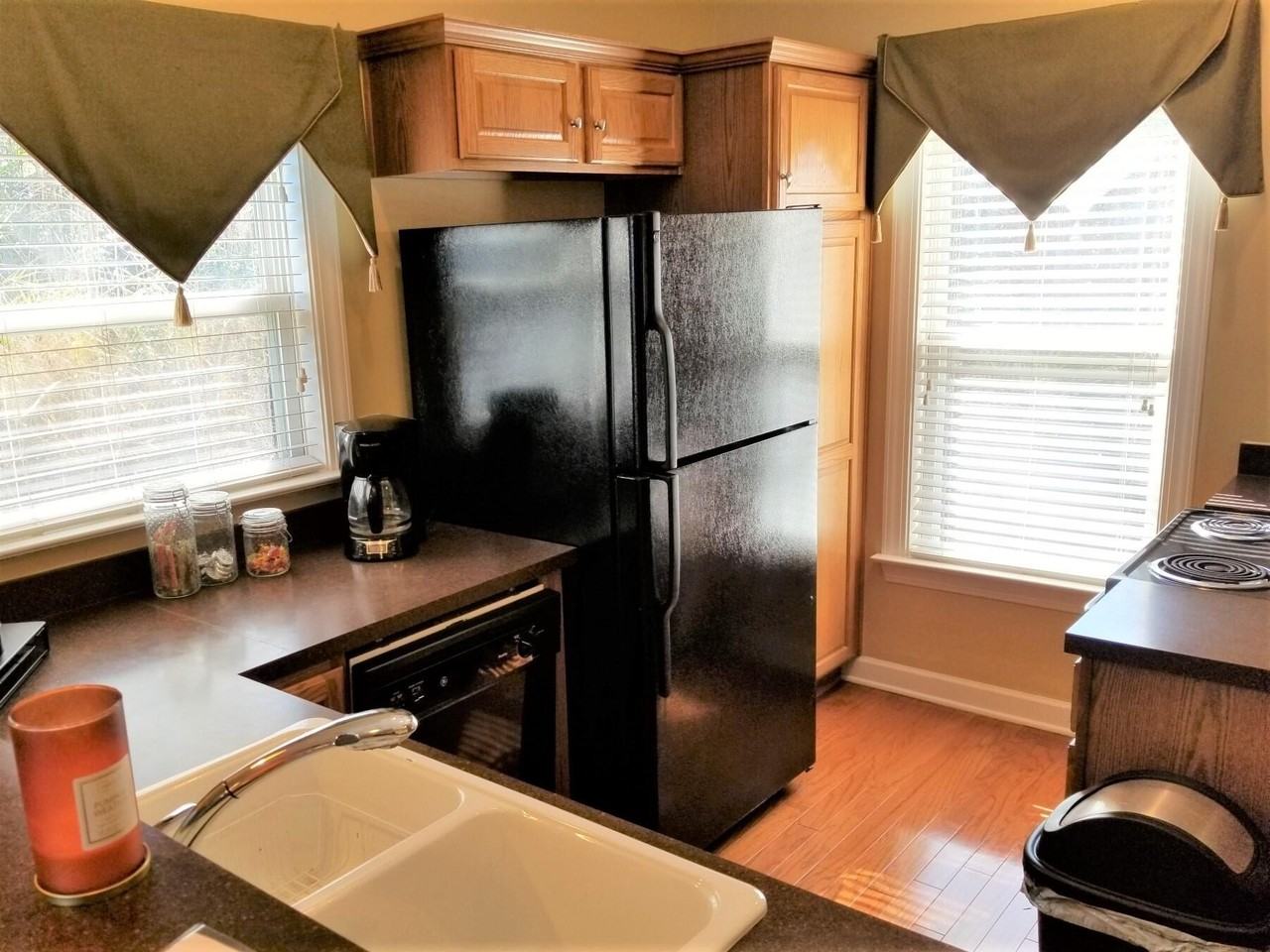 615 Ballard Ln - Photo 6 of 13