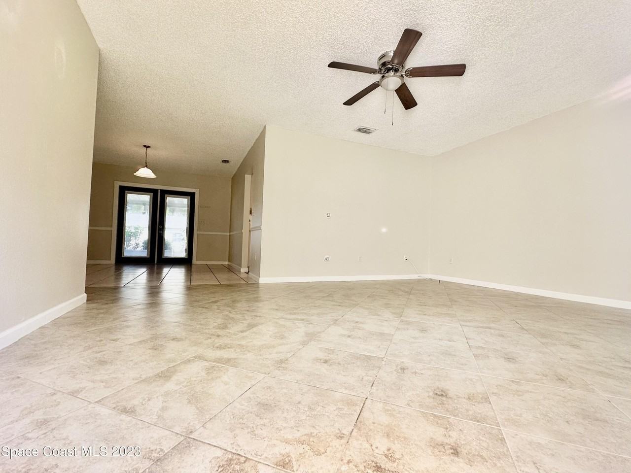 1247 Valleybrook Rd Se - Photo 6 of 23