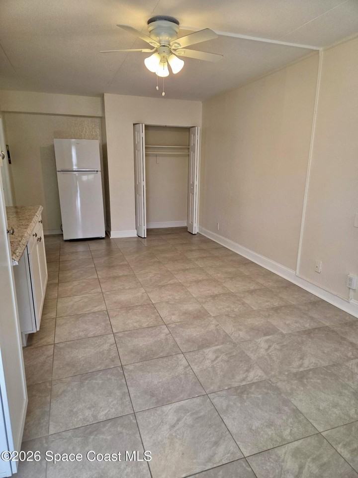 1431 Oak St Apt 10 #10 - Photo 6 of 14