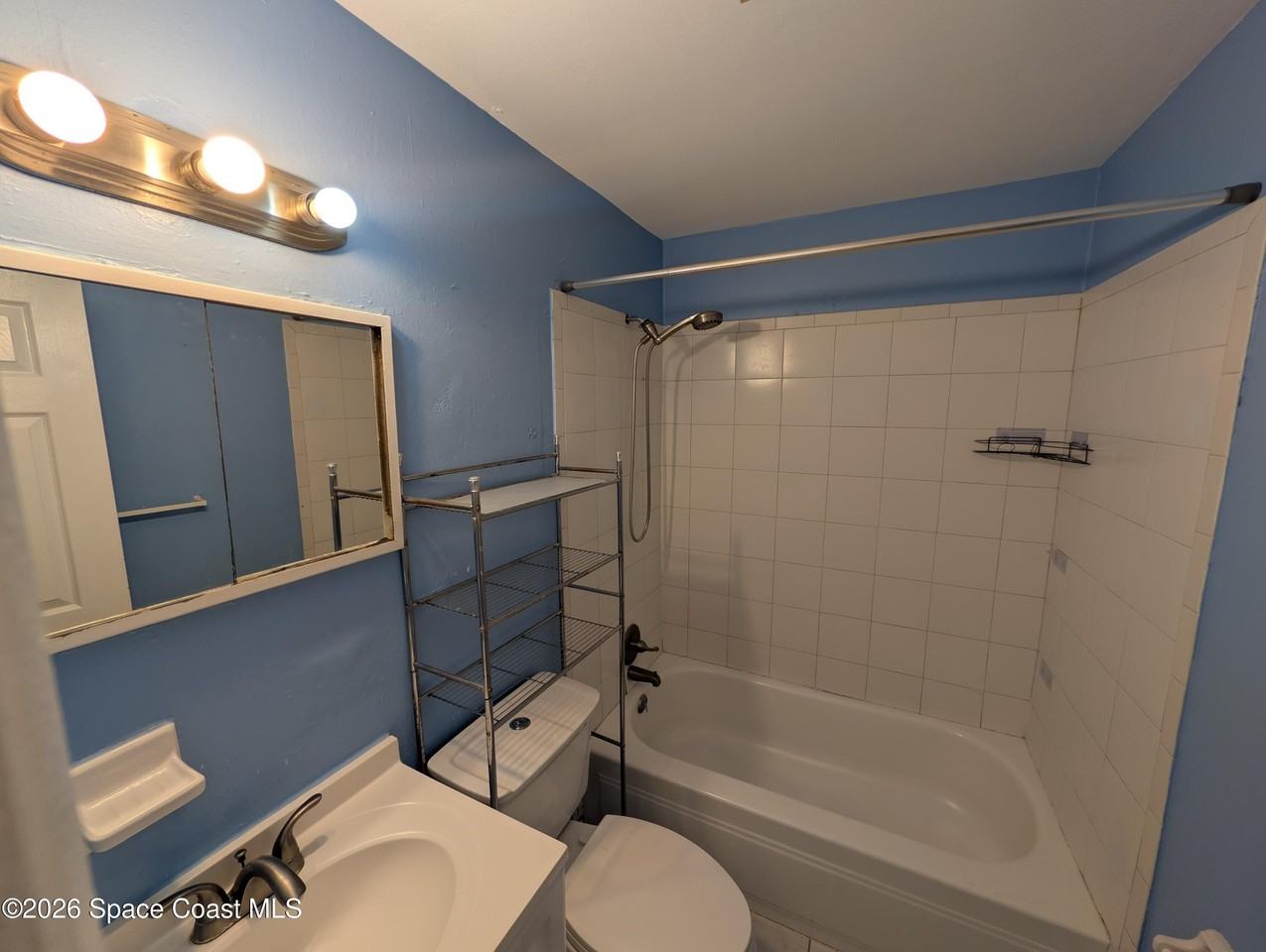 180 Minna Ln Apt 407 #407 - Photo 6 of 7