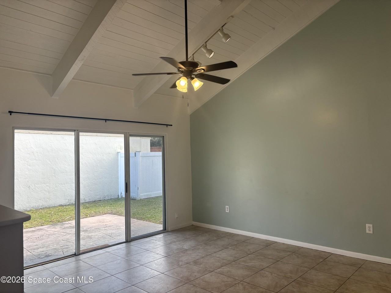 467 Willow Tree Dr - Photo 4 of 19