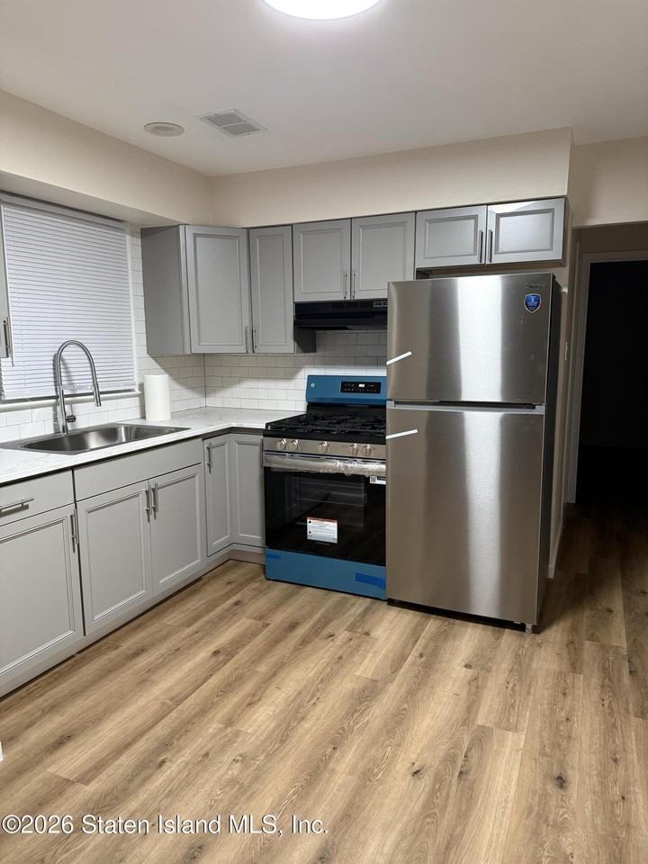 5 Elwood Ave - Photo 6 of 11