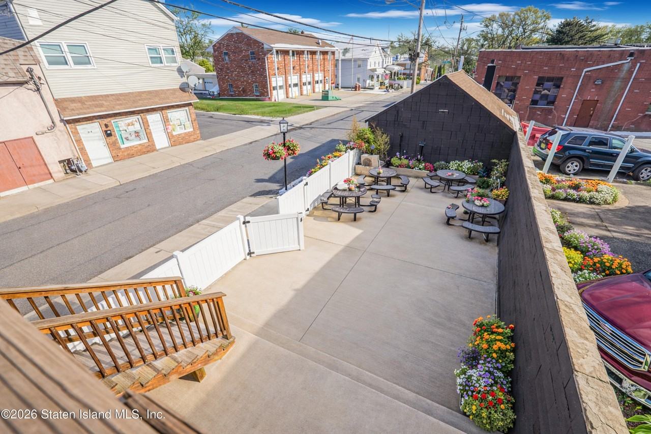 135 Main St - Photo 2 of 19