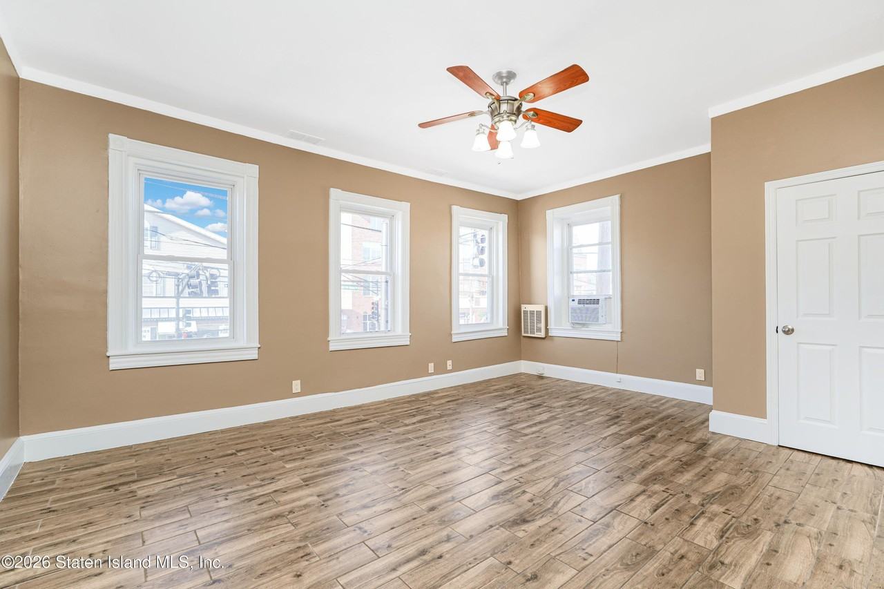 135 Main St - Photo 5 of 19