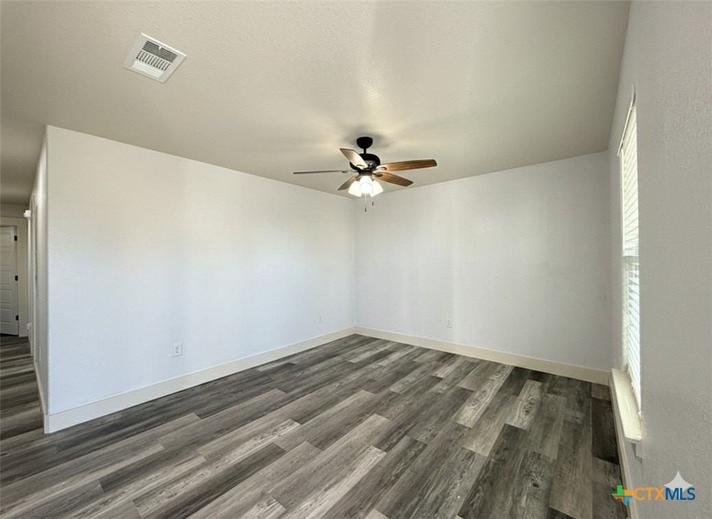 710 Jefferis Ave - Photo 3 of 14