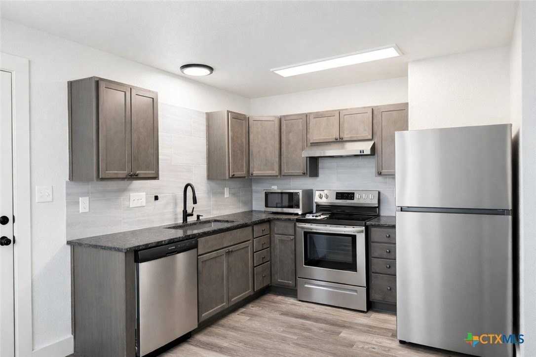 710 Jefferis Ave - Photo 4 of 14