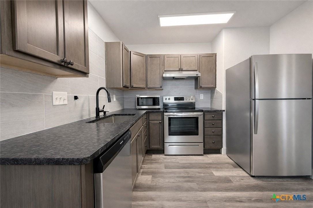 710 Jefferis Ave - Photo 5 of 14