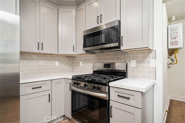 1946 Corson St - Photo 3 of 8