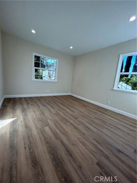 9241 Pali Ave - Photo 2 of 8