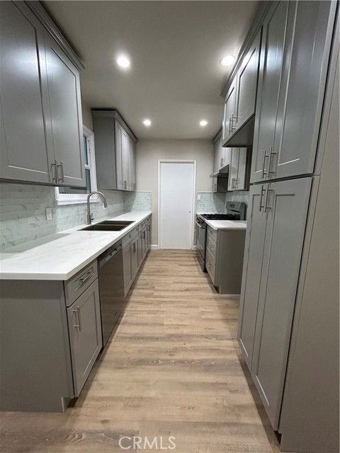 9241 Pali Ave - Photo 6 of 8