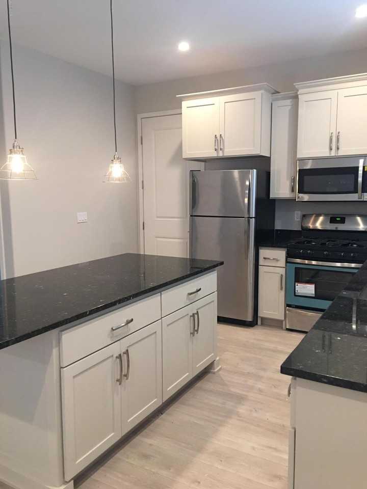 1747 E 10th St - Photo 3 of 14