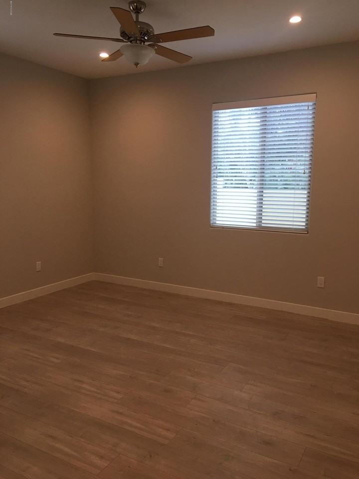 1747 E 10th St - Photo 5 of 14