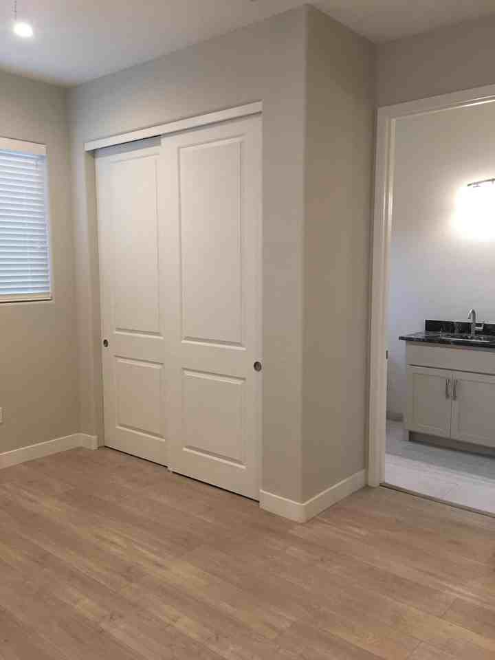 1747 E 10th St - Photo 7 of 14