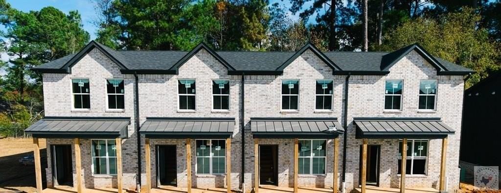 5201 Lionel Ave - Photo 2 of 4