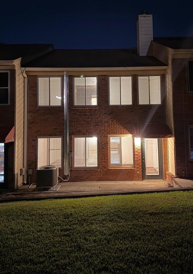 3207 Shamrock E Apt 33 #33 - Photo 5 of 39