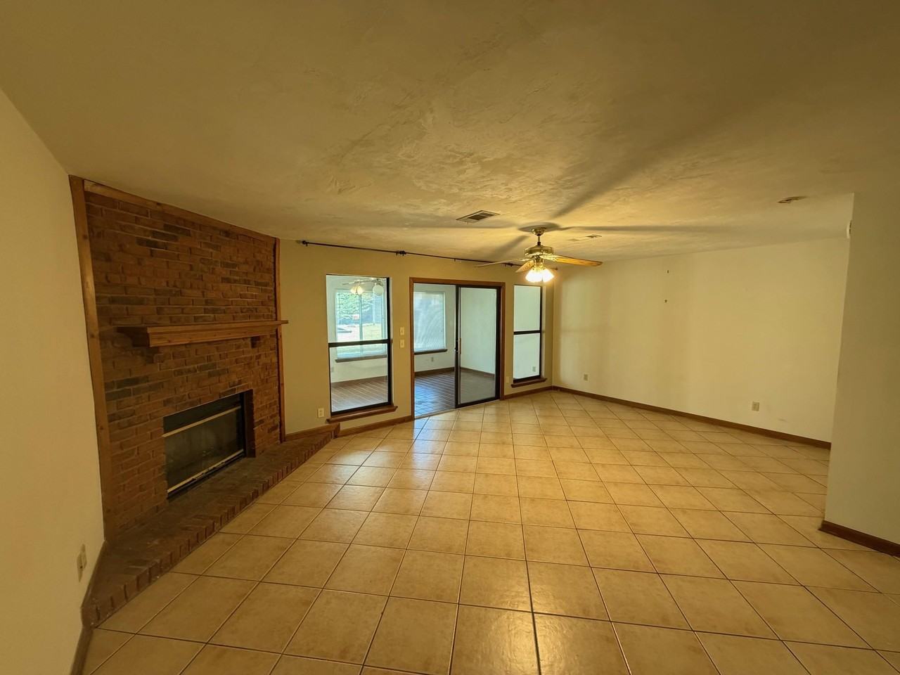 3207 Shamrock E Apt 33 #33 - Photo 7 of 39