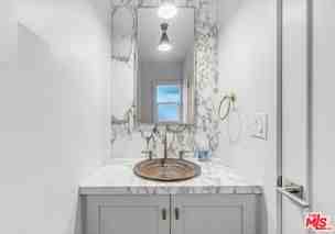 3935 Kentucky Dr - Photo 2 of 8