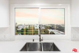 29 Lighthouse St #3PH - Photo 5 of 8