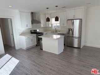 907 Burrell St - Photo 5 of 7