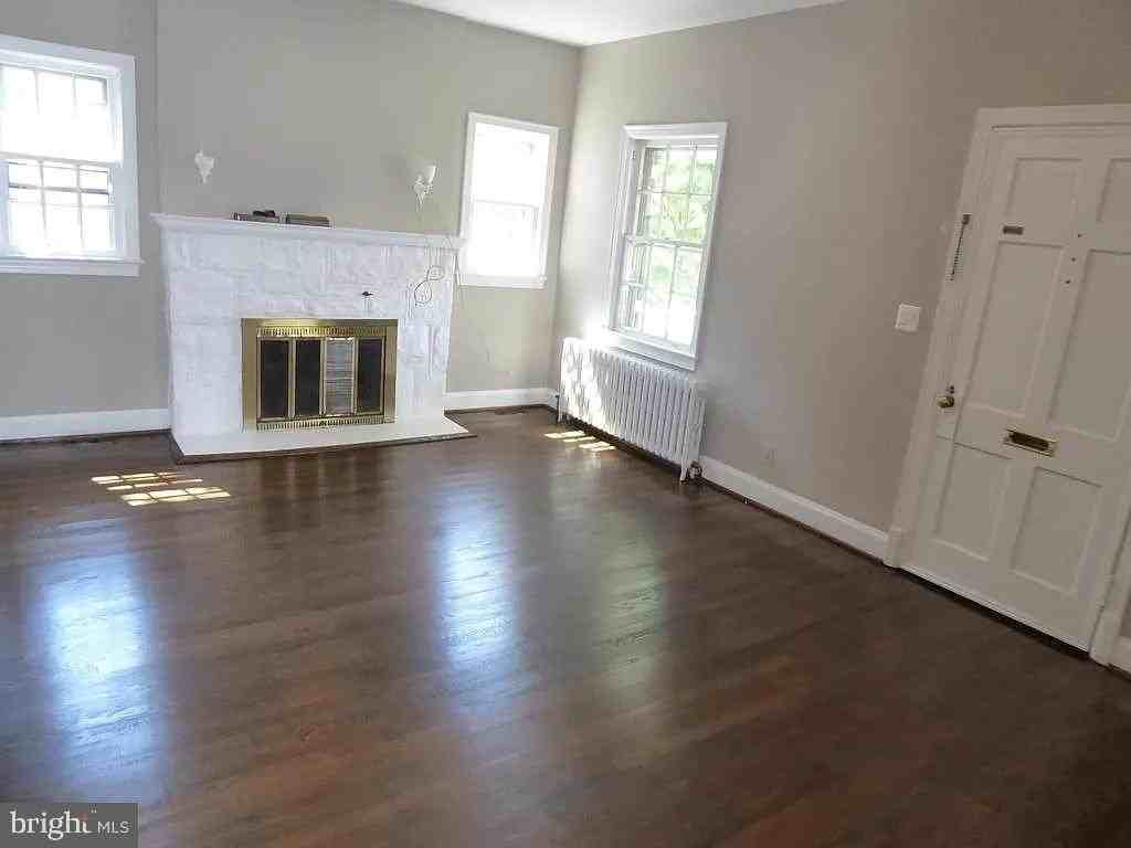 4344 Ellicott St Nw - Photo 2 of 25