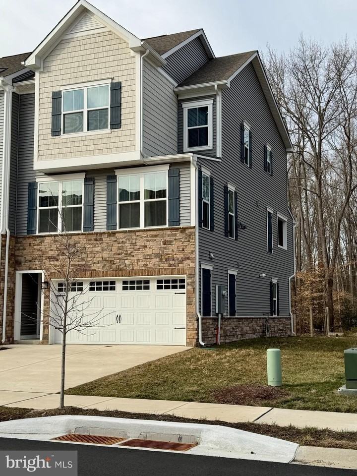 813 Canary Island Ct - Photo 3 of 35