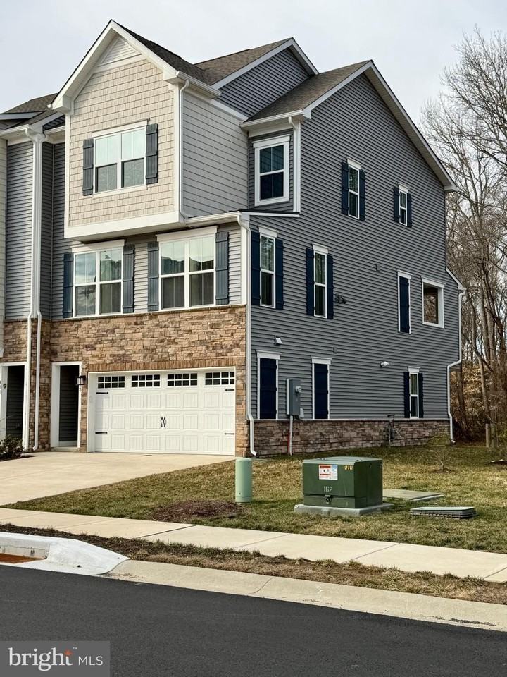 813 Canary Island Ct - Photo 4 of 35