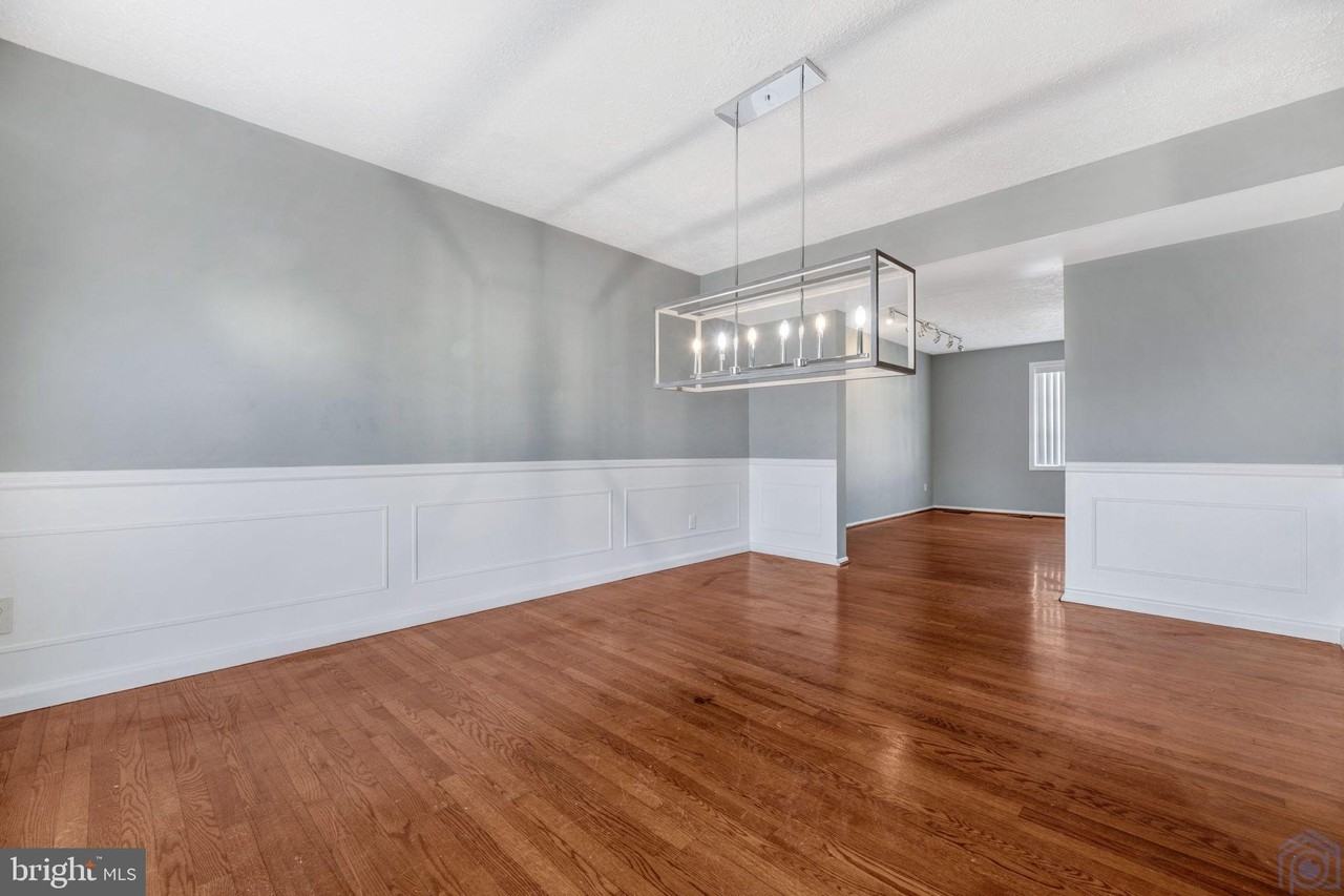 421 Gatewood Ct - Photo 6 of 17