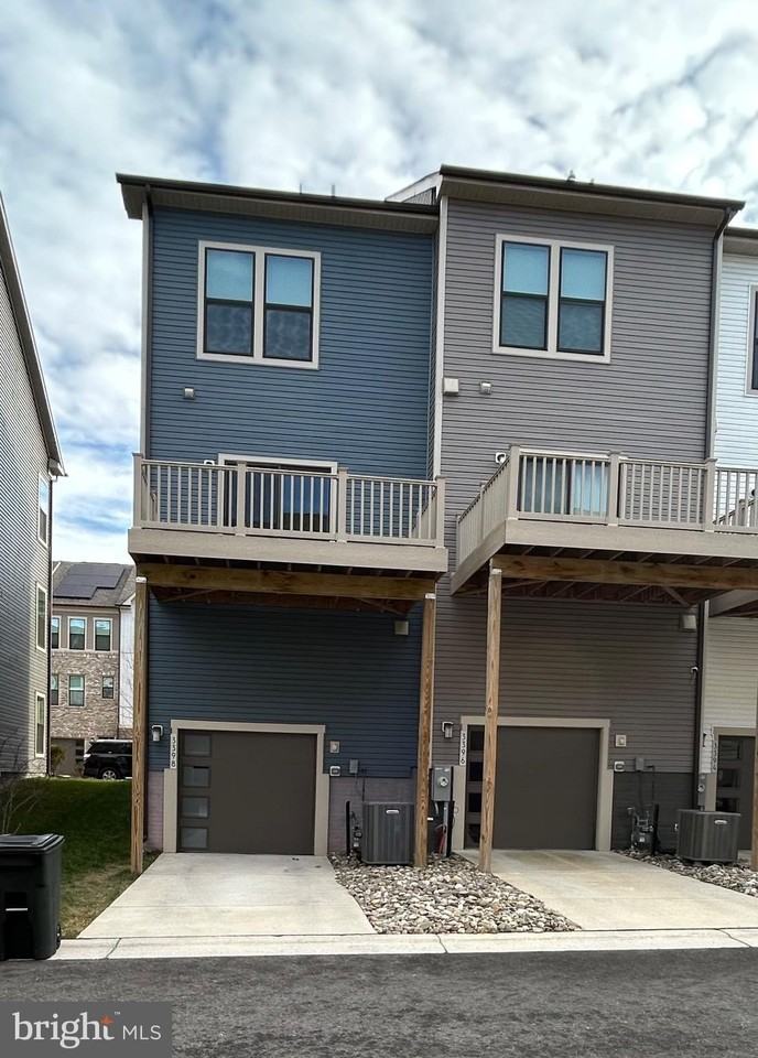 3398 Cormorant Dr - Photo 4 of 50