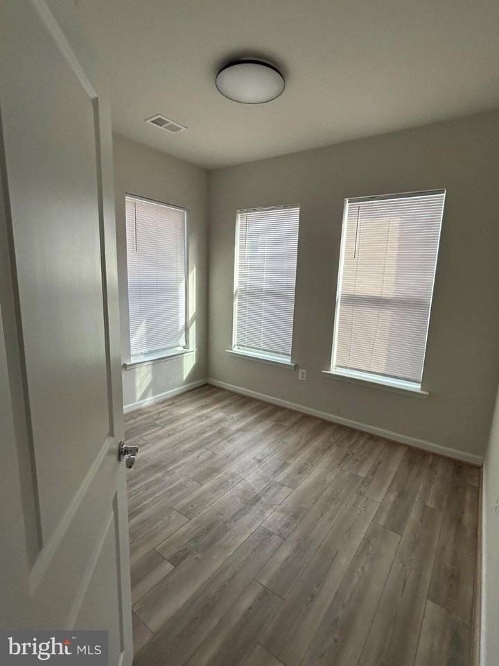 3398 Cormorant Dr - Photo 5 of 50