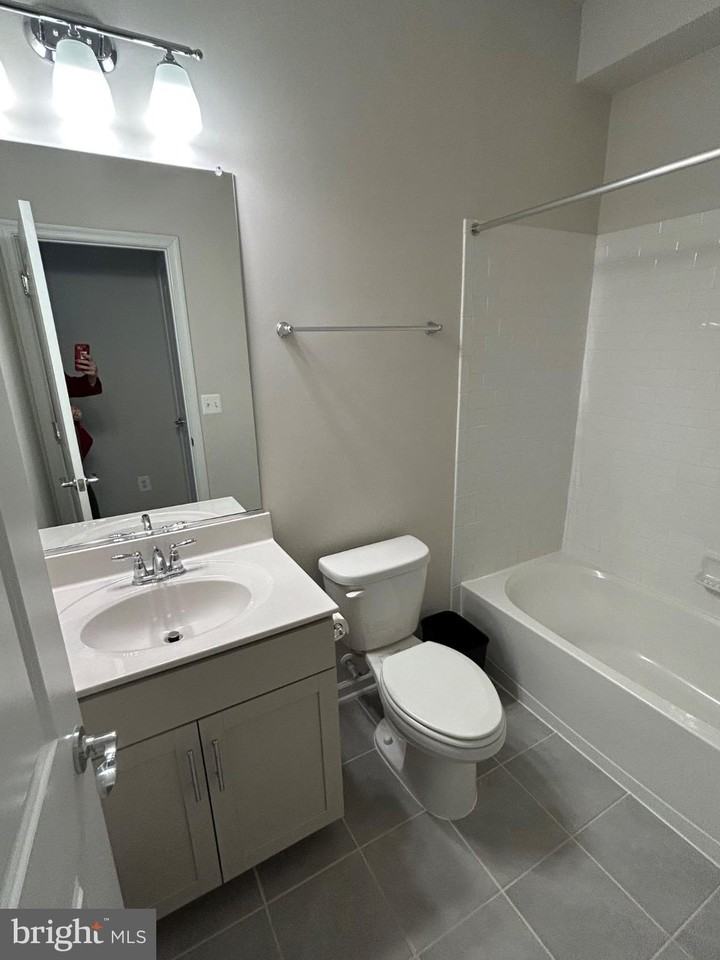 3398 Cormorant Dr - Photo 7 of 50