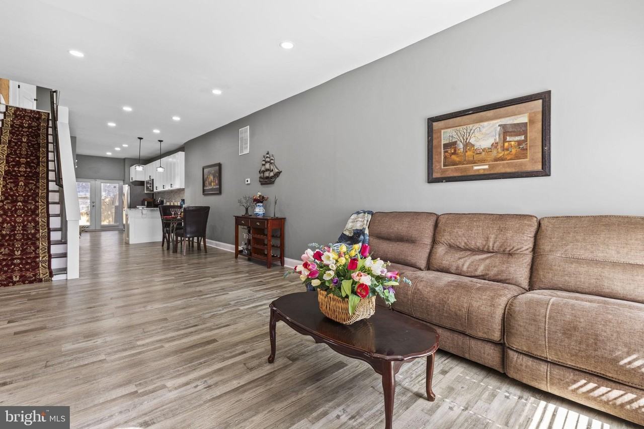 1934 E Lafayette Ave - Photo 4 of 25