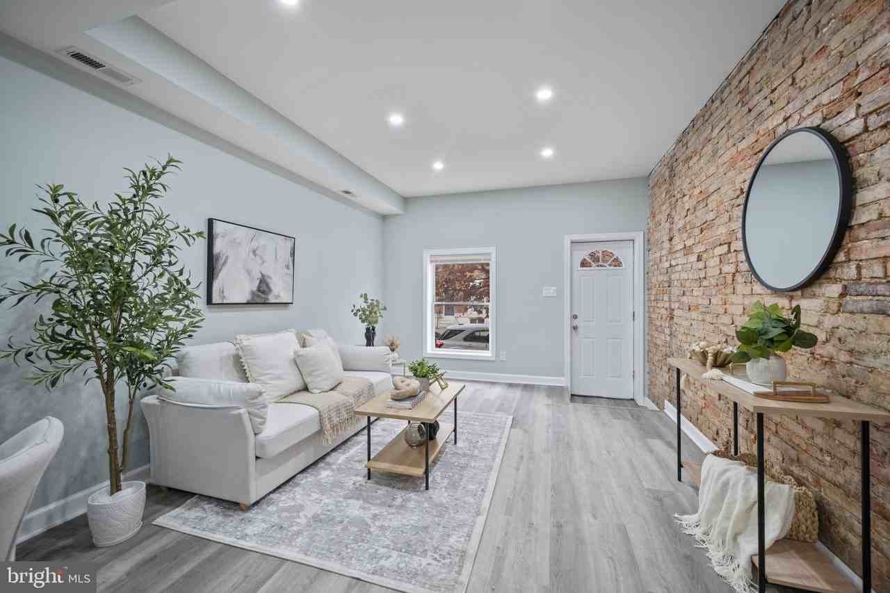 328 S Macon St - Photo 2 of 50