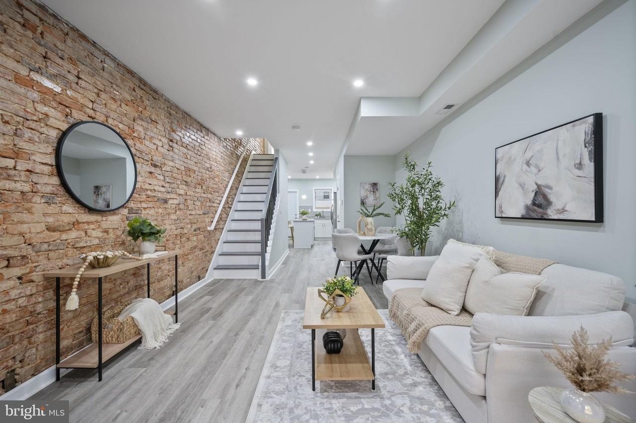 328 S Macon St - Photo 3 of 50