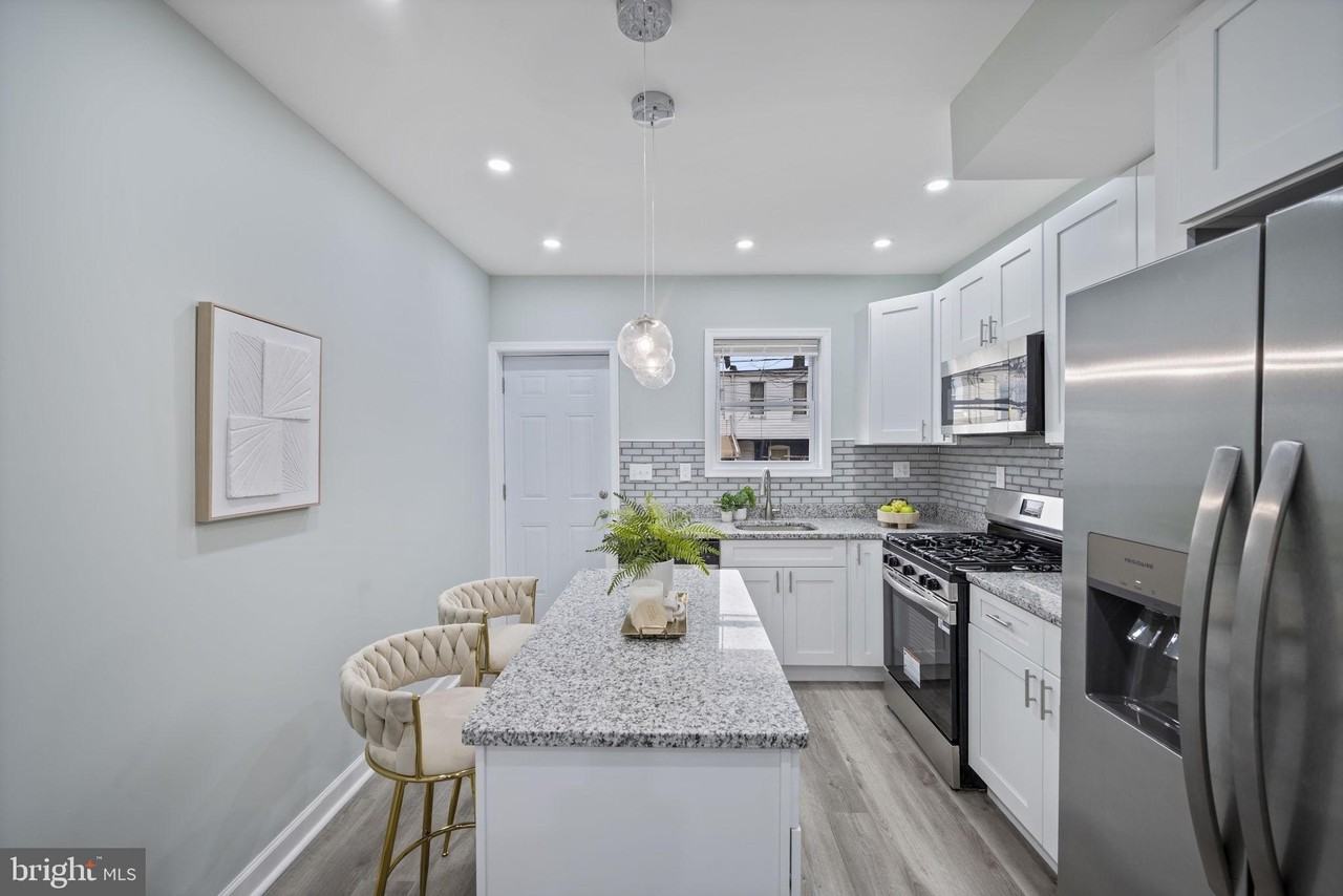 328 S Macon St - Photo 5 of 50